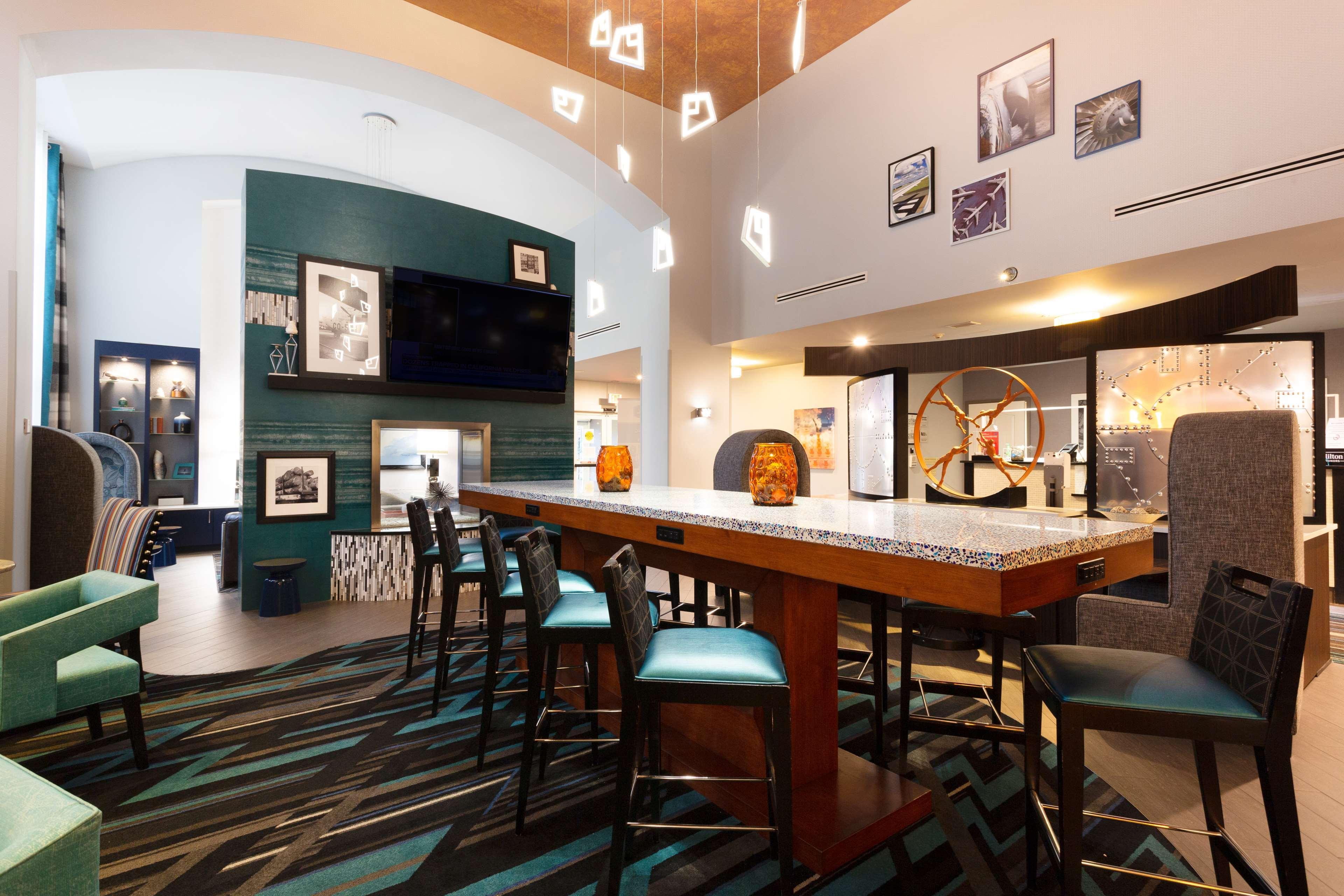 Hampton Inn & Suites Herndon-Reston Екстер'єр фото