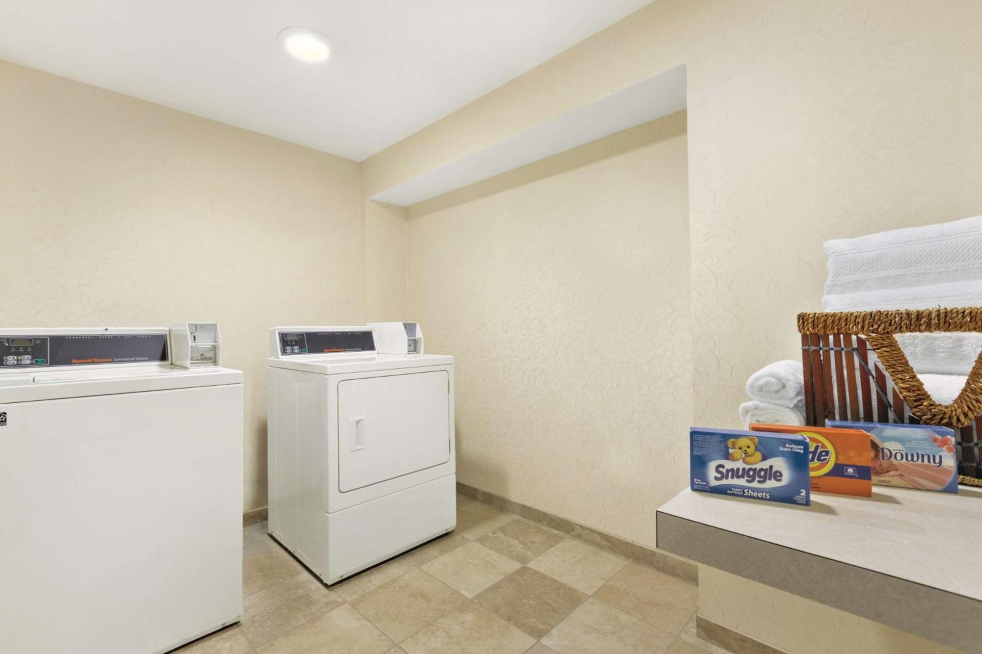 Hampton Inn & Suites Herndon-Reston Екстер'єр фото