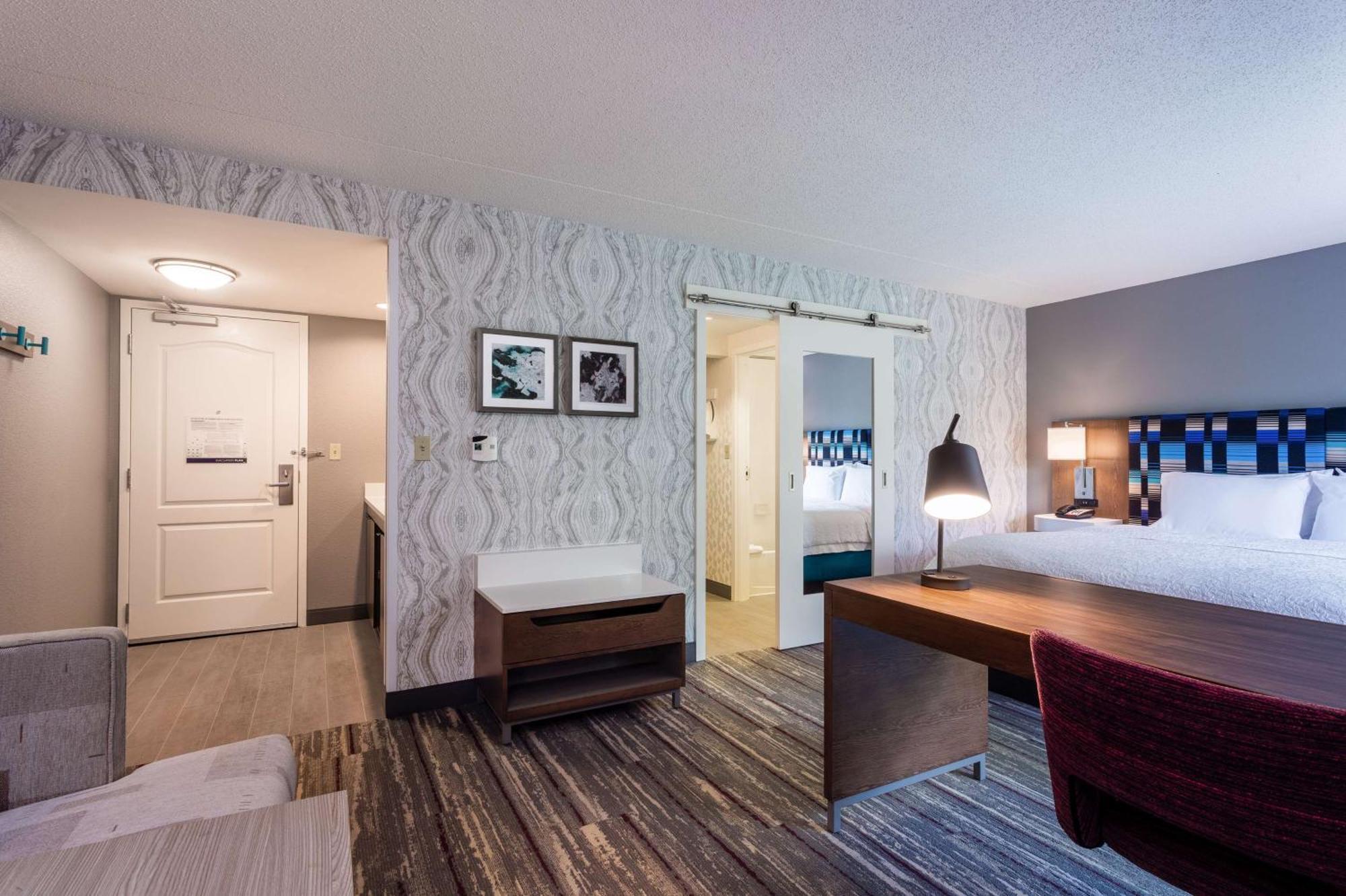 Hampton Inn & Suites Herndon-Reston Екстер'єр фото
