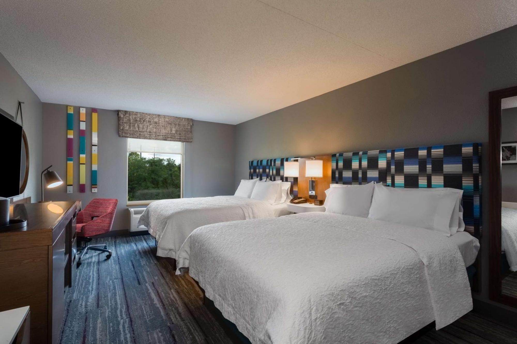 Hampton Inn & Suites Herndon-Reston Екстер'єр фото