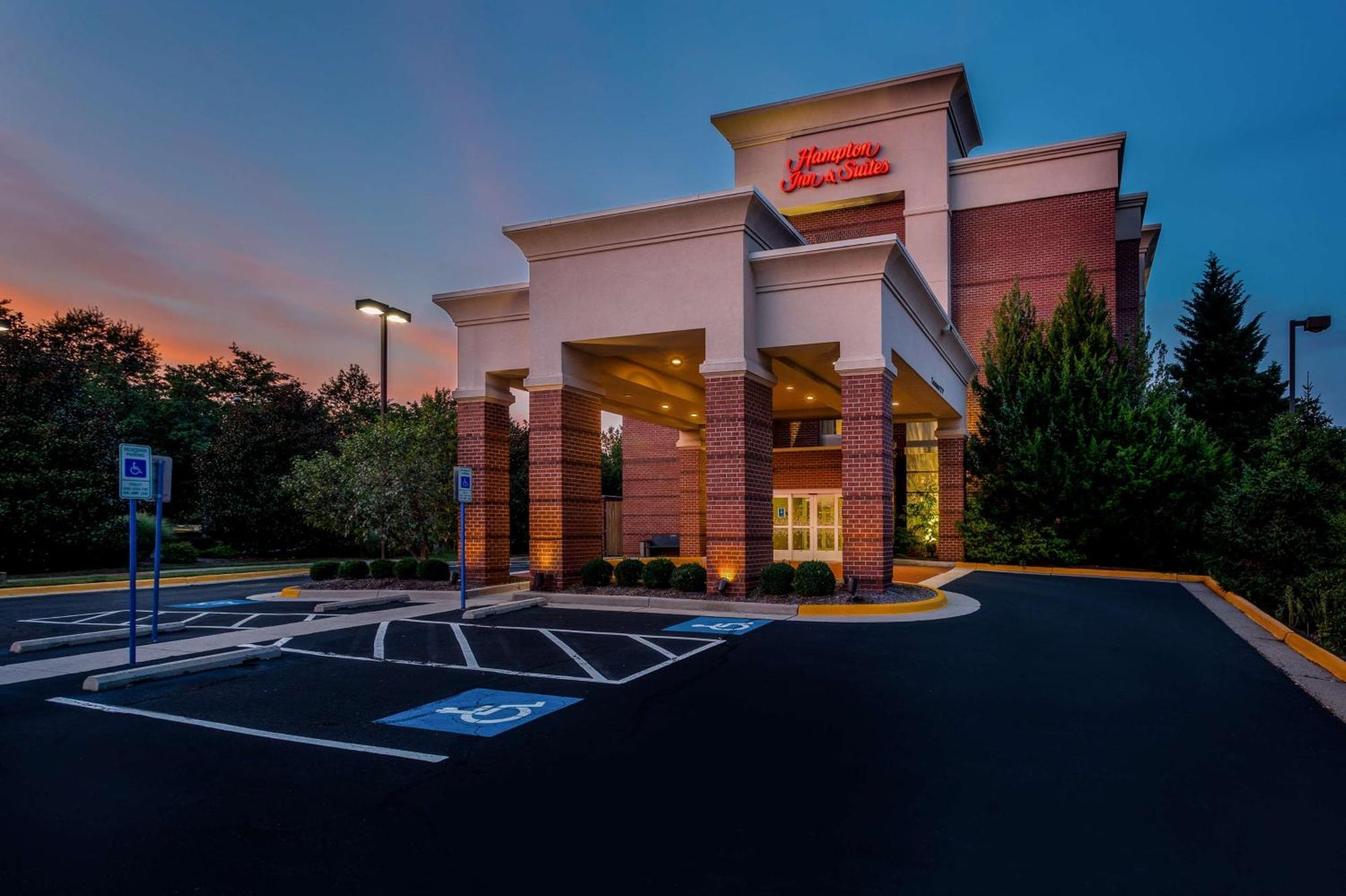 Hampton Inn & Suites Herndon-Reston Екстер'єр фото