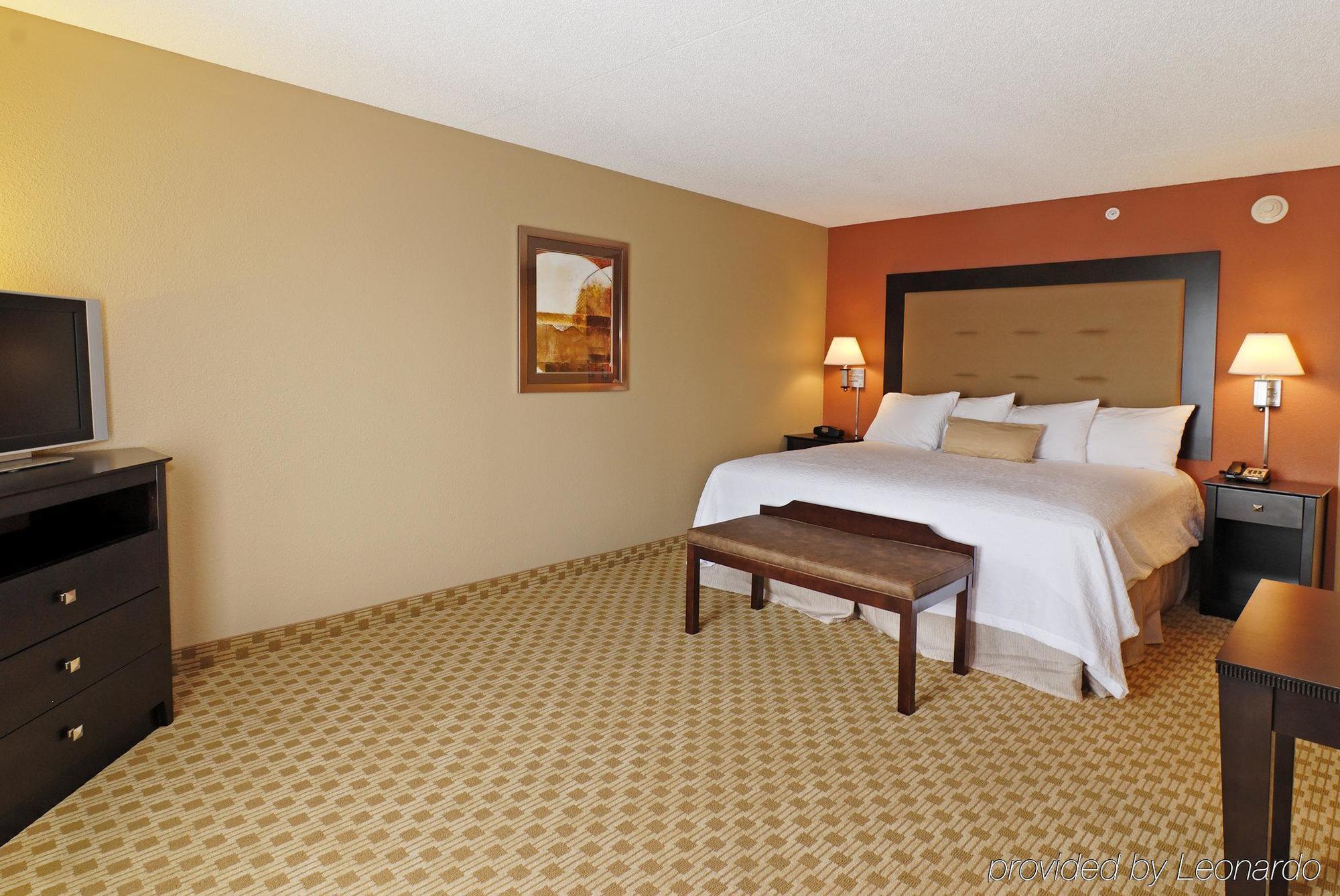 Hampton Inn & Suites Herndon-Reston Номер фото