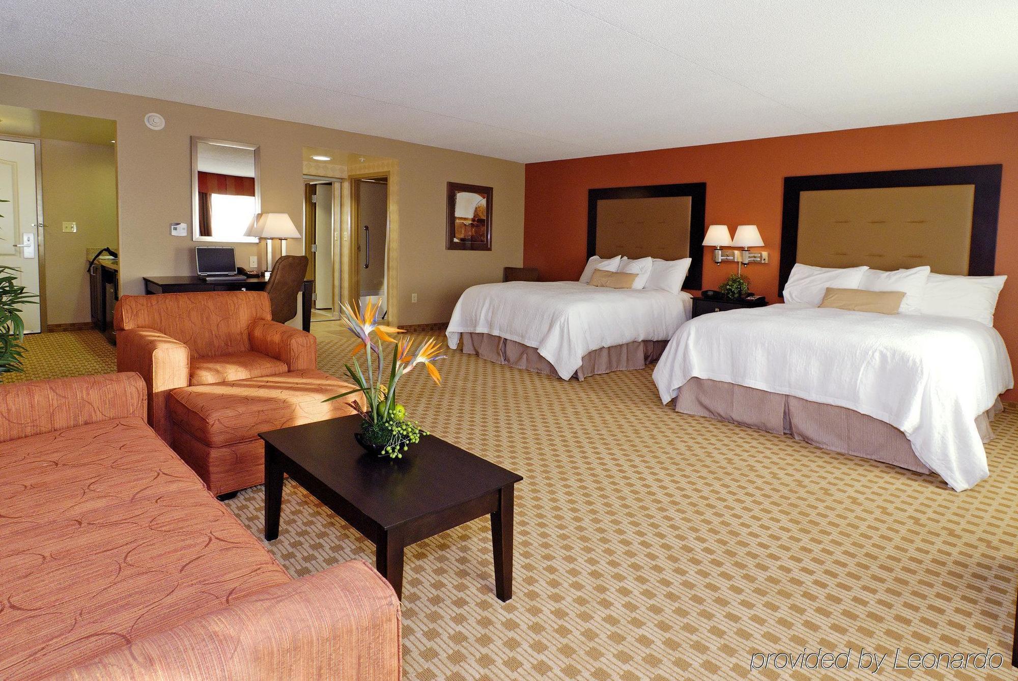 Hampton Inn & Suites Herndon-Reston Екстер'єр фото
